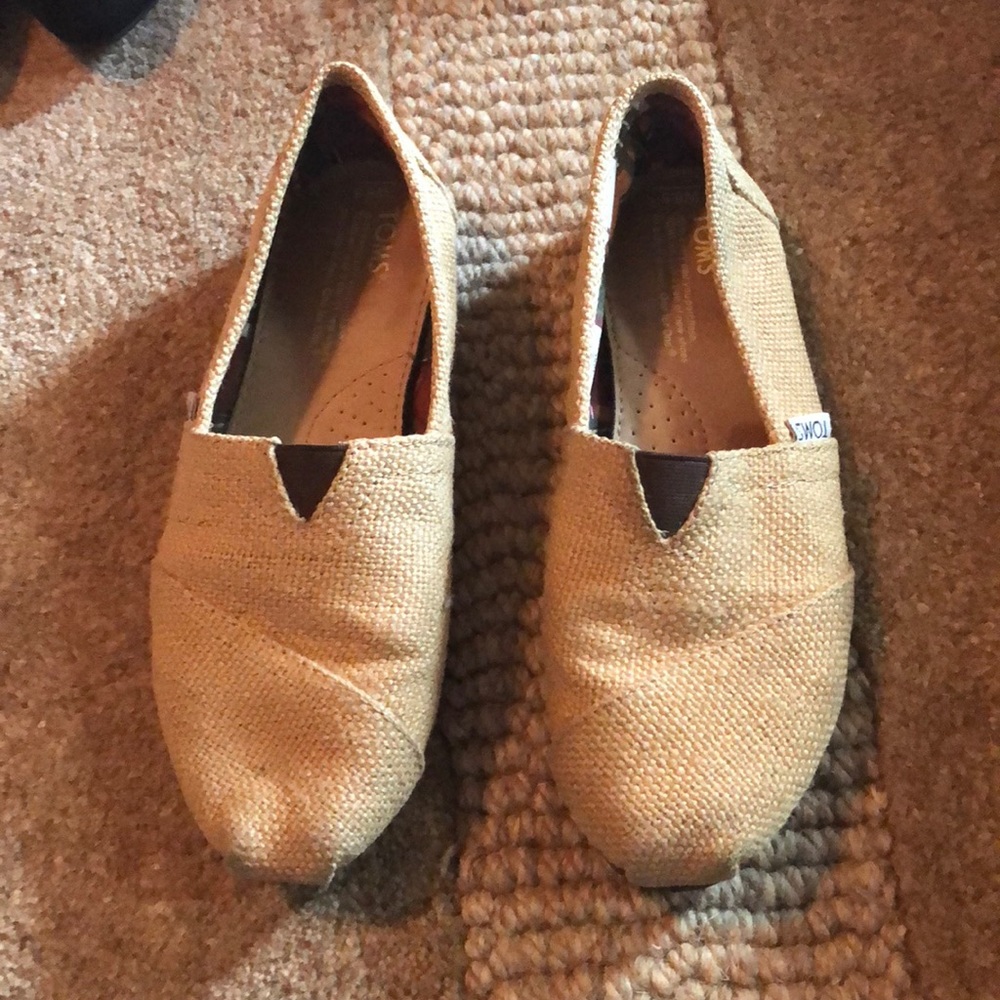 Burlap Toms size 6.5
